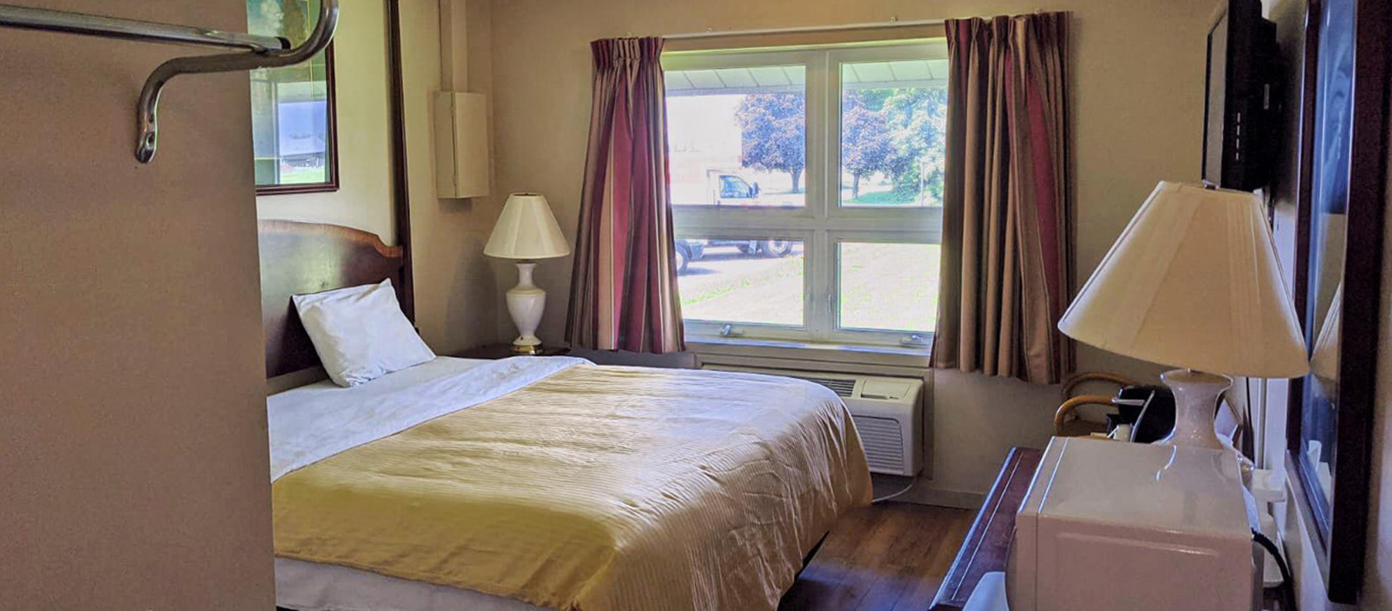 Hotel Port Colborne Ontario Hotel near Port Colborne Country Club